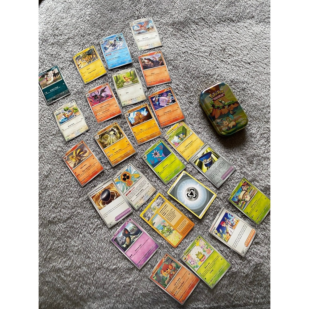 Cards Pokemon Card Lot with Leafeon Tin